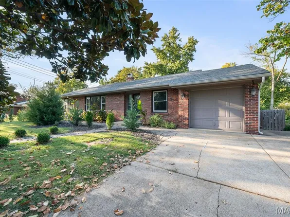 65 Ridge Line Dr, Saint Louis, MO 63122