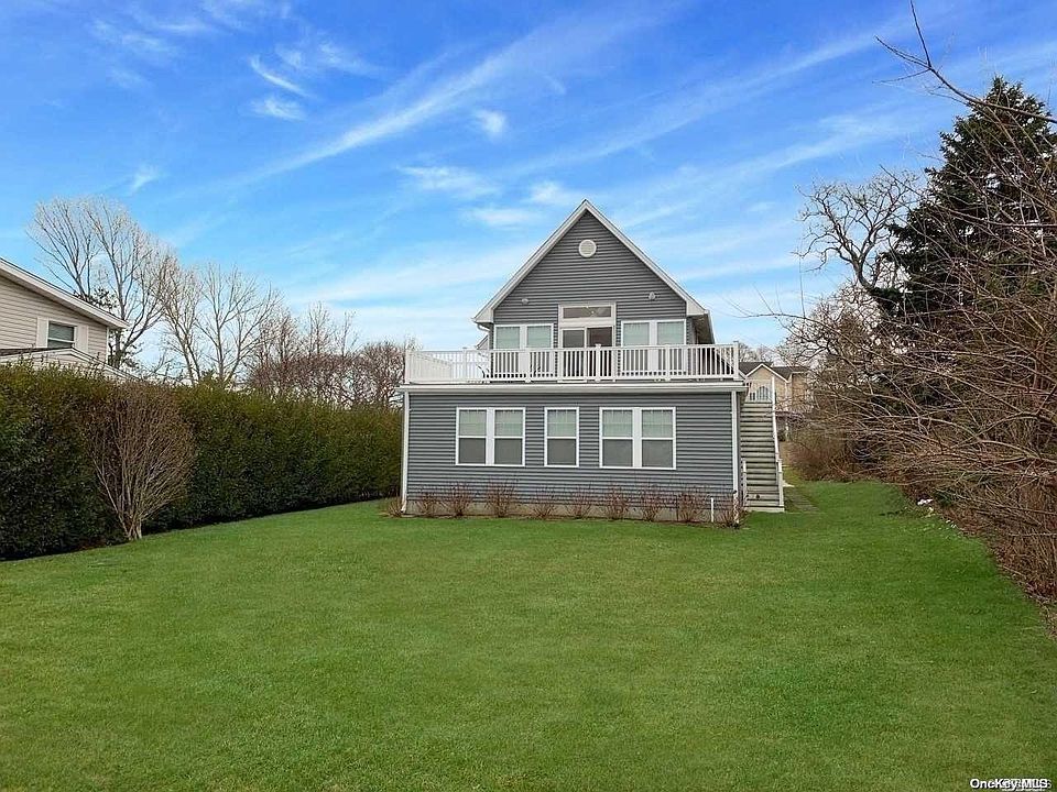 1st image of 11 Peconic Crescent