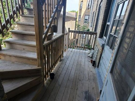5th image of 2942 W Wabansia Ave #210
