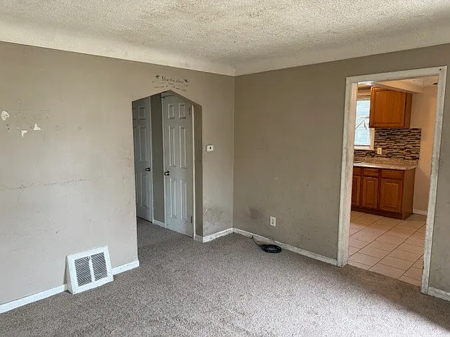 2 bed, 744 sqft, $1,100 — Photo 3