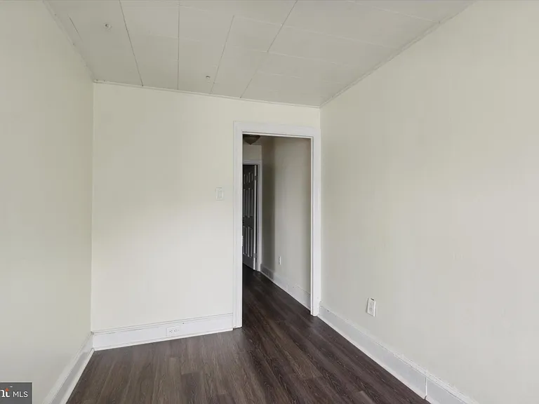 448 Krams Ave #3 — Photo 7