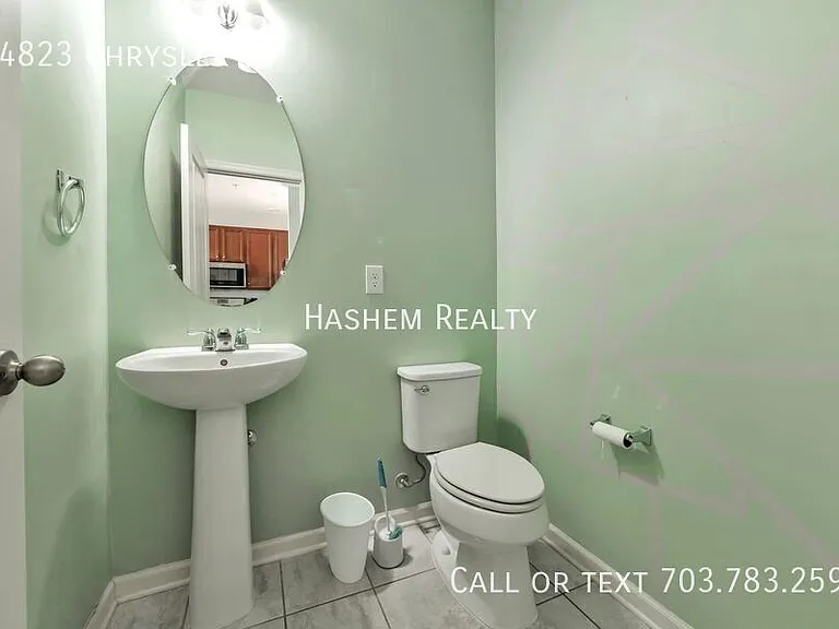 14823 Chrysler Ct — Photo 23