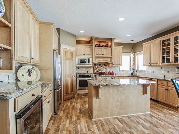 2nd image of 1234 Iris Ave N