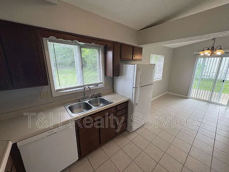 1527 Stacy Lynn Dr — Photo 6