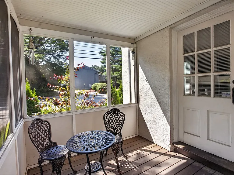 476 Providence St — Photo 46