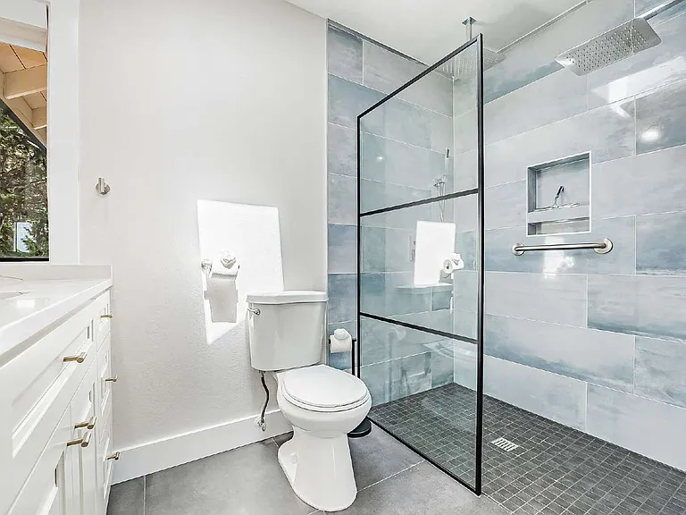 4634 Lighthouse Dr NE — Photo 57