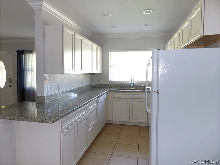 1006 Sherwood Ave — Photo 6