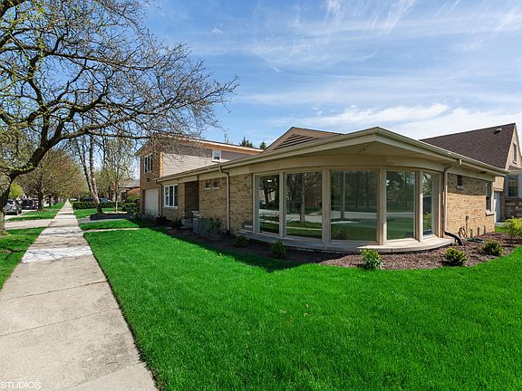 3rd image of 9857 S Lawndale Ave