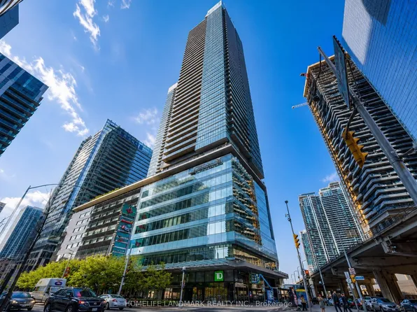 55 Bremner Blvd #4003, Toronto, ON M5J 0A6