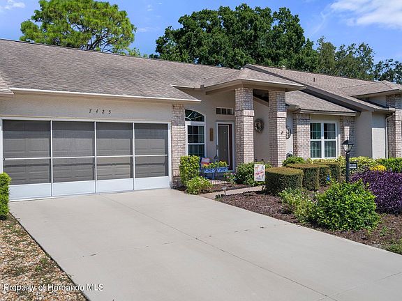 3rd image of 7425 Baywood Forest Cir