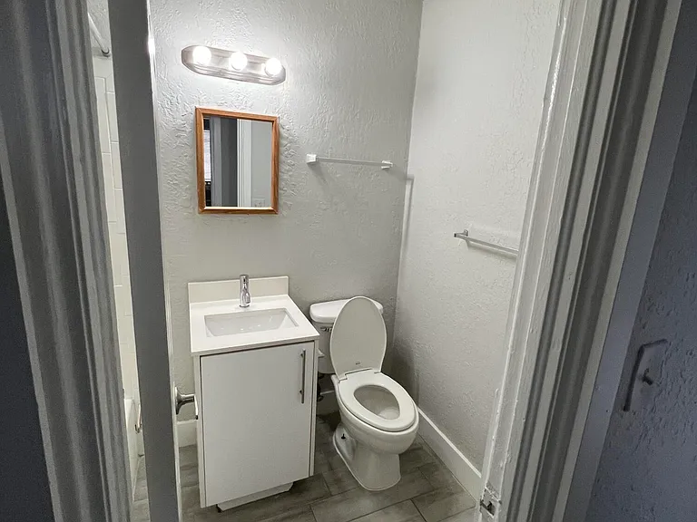 2722 Poinsettia Ave — Photo 8