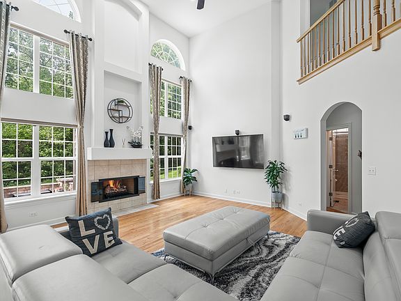 2nd image of 4734 Burr Oak Ct
