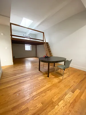 Rented by City Vista Inc | media 52