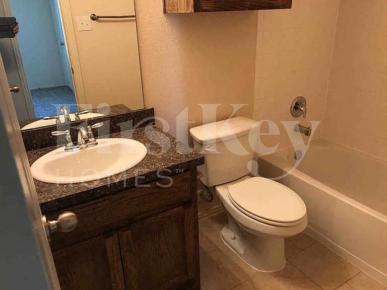 1218 Jewell Ln — Photo 13