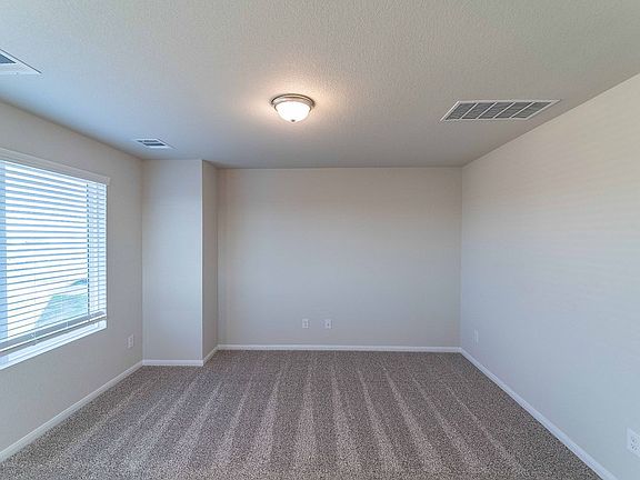 4th image of 405 Swindoll Ln