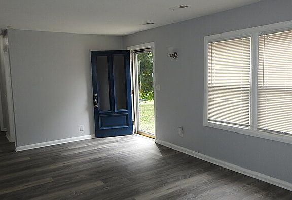 4th image of 6308 Rowland Ave