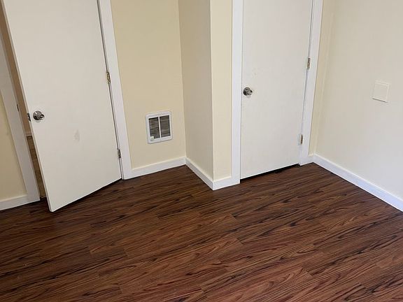 3rd image of 43-47 Elm St #43-3