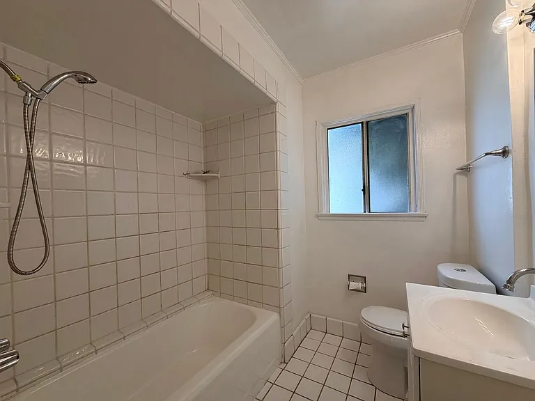 4840 1/4 W 18th St — Photo 5
