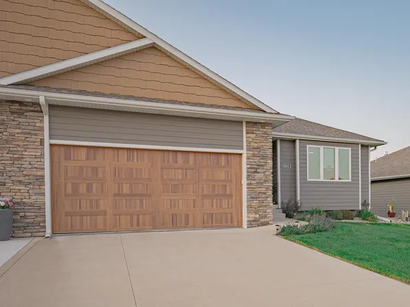 2631 Indian Hills Ct, Sioux City, IA 51104