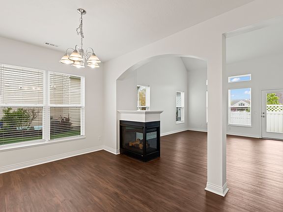 3rd image of 1067 Eberton Ave