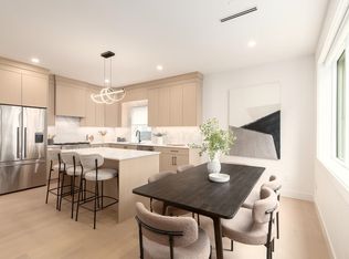 3633 Turner St #1, Vancouver, BC V5K 2E7