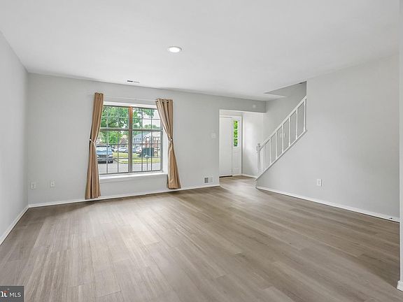 4th image of 108 Mayfair Ln