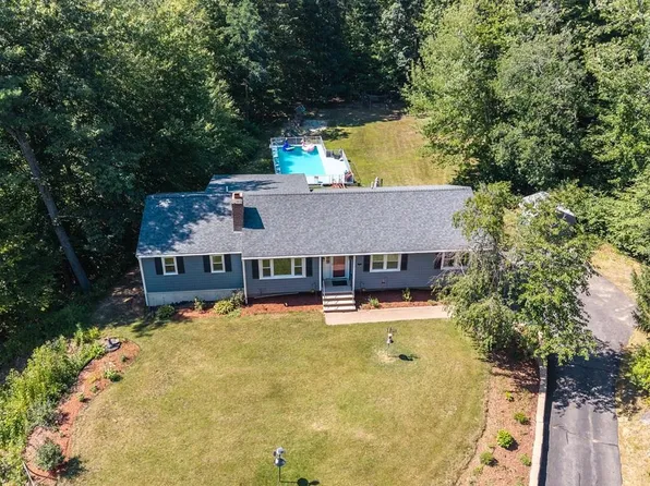 10 Mayflower Drive, Londonderry, NH 03053
