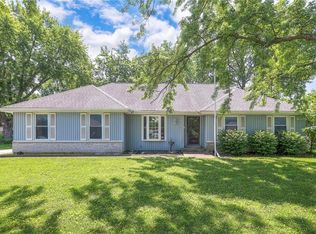 629 S Valley Rd, Olathe, KS 66061