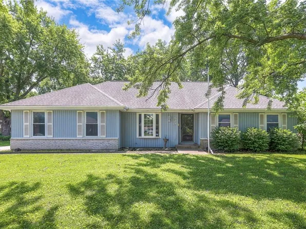 629 S Valley Rd, Olathe, KS 66061