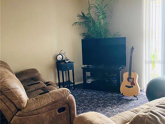 3rd image of 7210 N Manhattan Ave APT 522