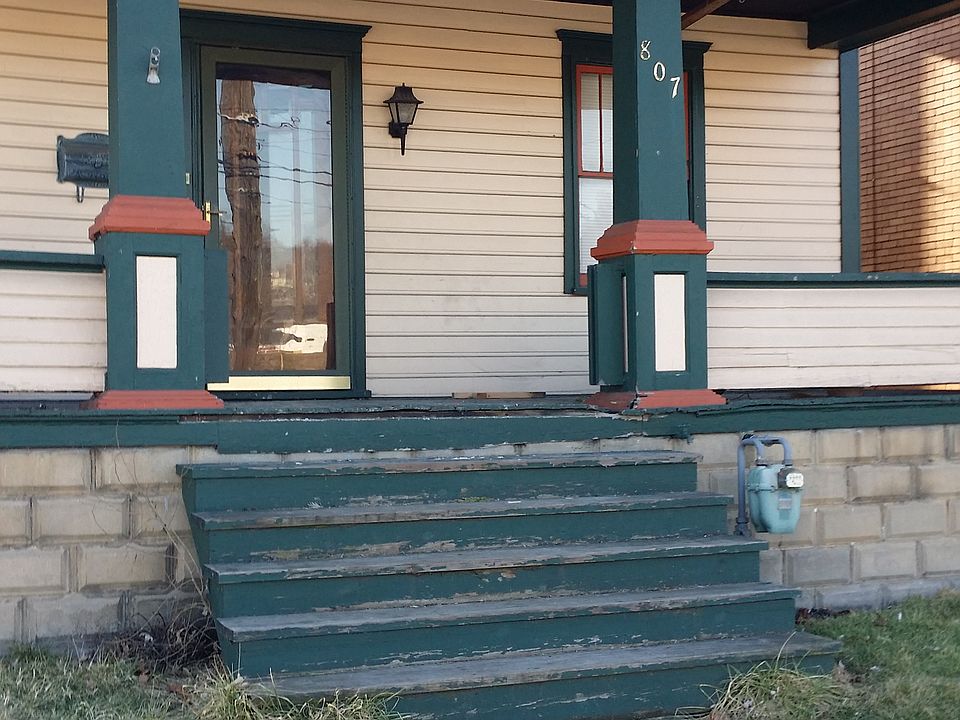 1st image of 807 Riverside Dr #1