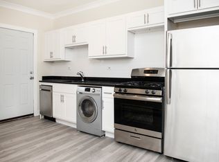 730 W Roscoe St #10N, Chicago, IL 60657