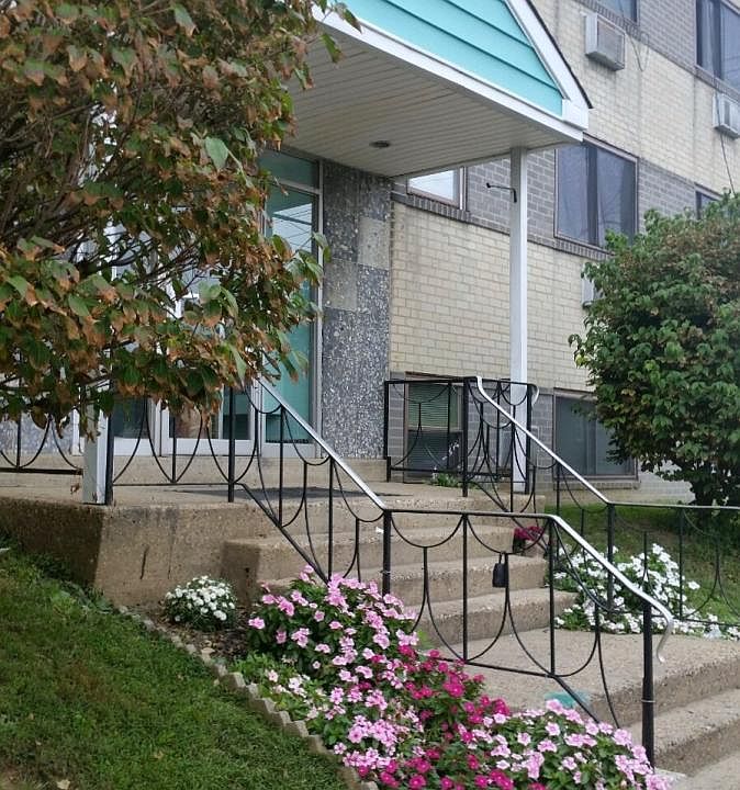 EAST ENTRANCE