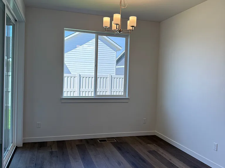 1824 W Roper St — Photo 13
