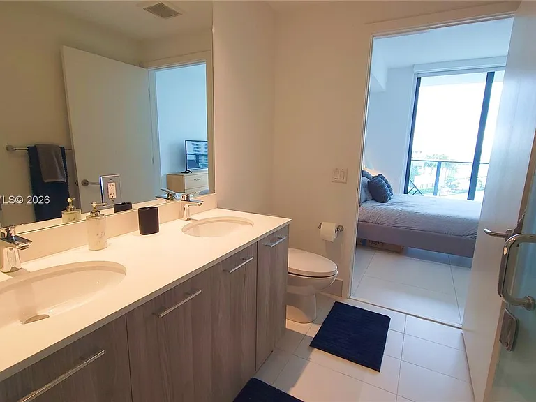 501 NE 31st St #1002 — Photo 11