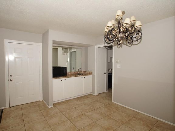 3rd image of 8405 Wilcrest Dr APT 1902