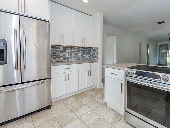 2nd image of 531 SE 28th Ave