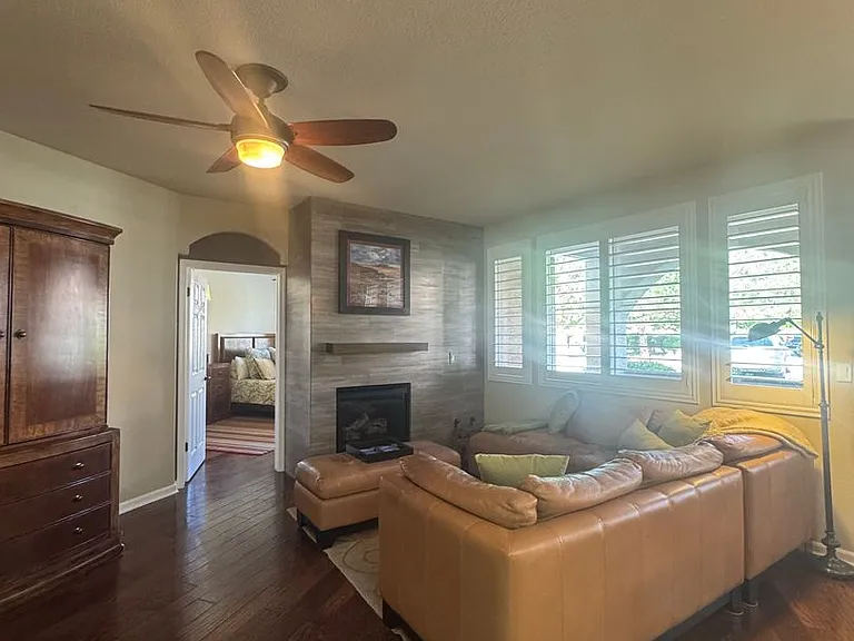 6090 Ingleston Dr #912 — Photo 1