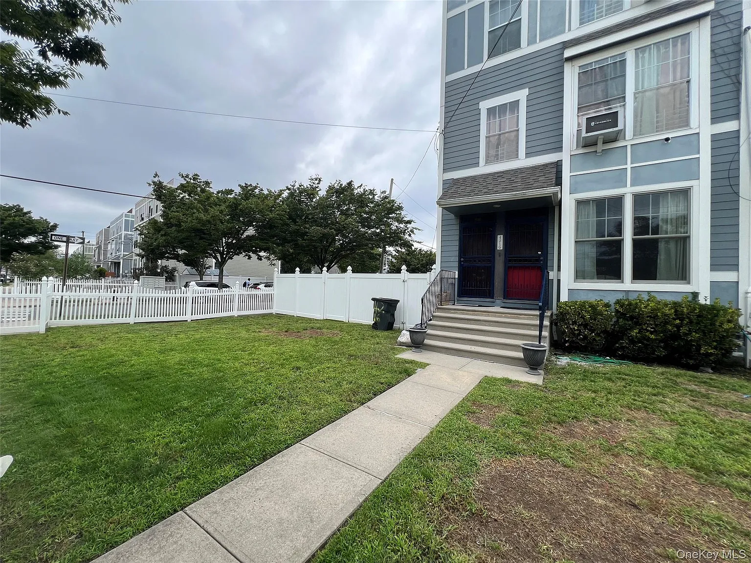2 bed, 1.0 bath, 750 sqft, $3,100 — Photo 1