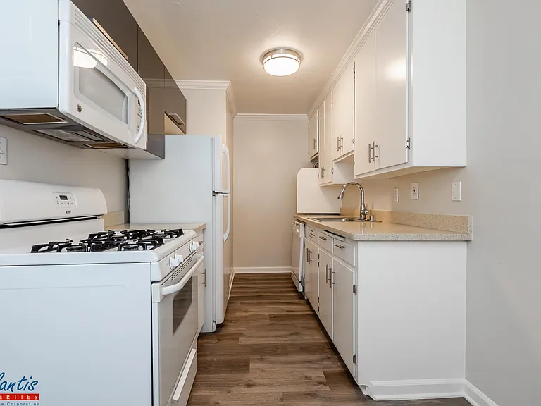 331 Curtner Ave #L — Photo 3
