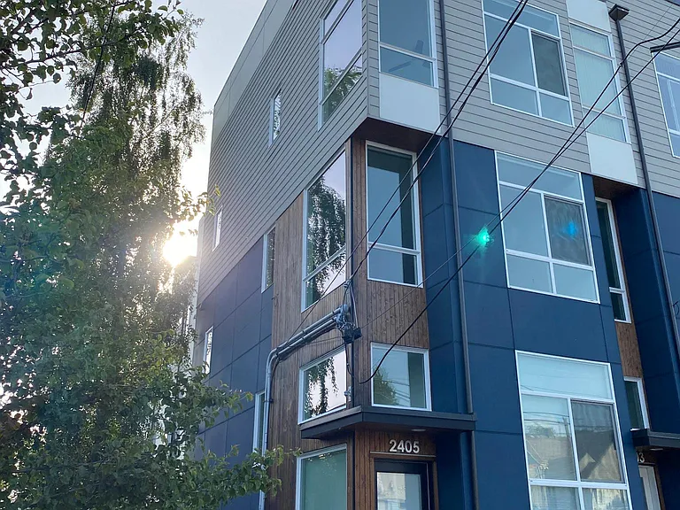 2405 14th Ave S — Photo 1