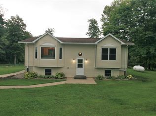545 Cahallan Rd, Harpers Ferry, IA 52146
