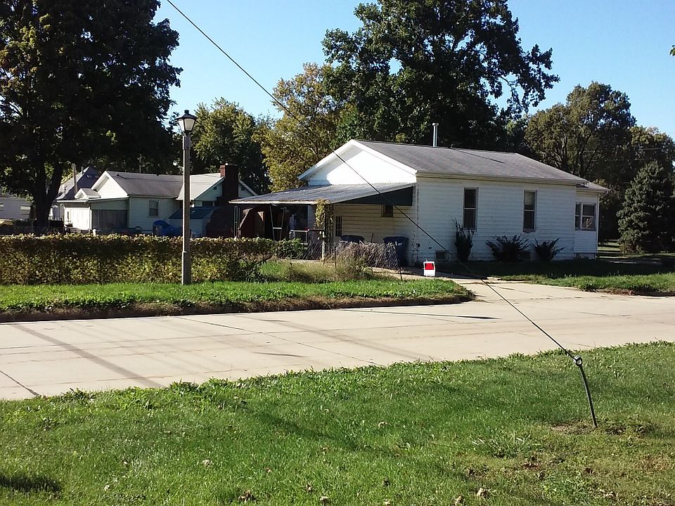 2nd image of 913 E Park St