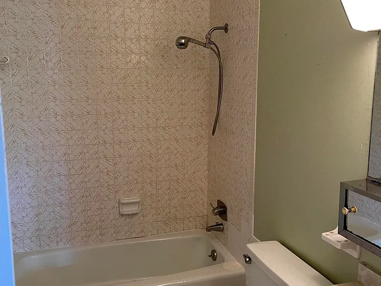 4230 Mount Vernon Ave #102 — Photo 9