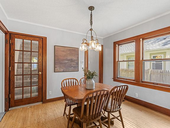 4th image of 3306 Vincent Ave N