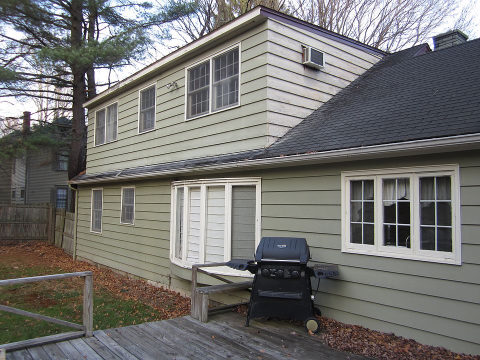 2nd image of 202 Miles St