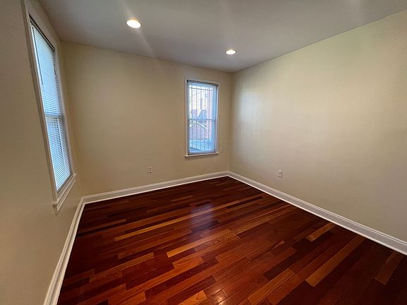 2nd image of 1423 Girard Street Nw # Fl 2nd