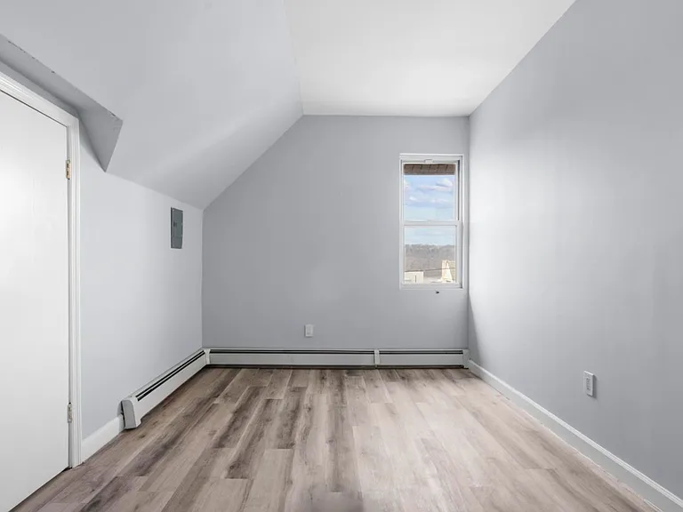 104 Buena Vista Ave — Photo 14