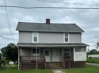 2266 W Sunbury Rd, Hilliards, PA 16040