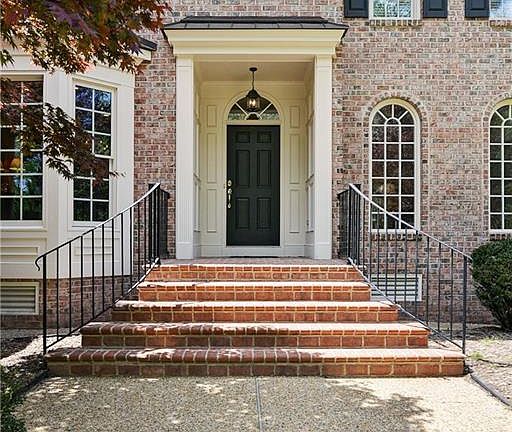 4th image of 209 Heritage Pointe